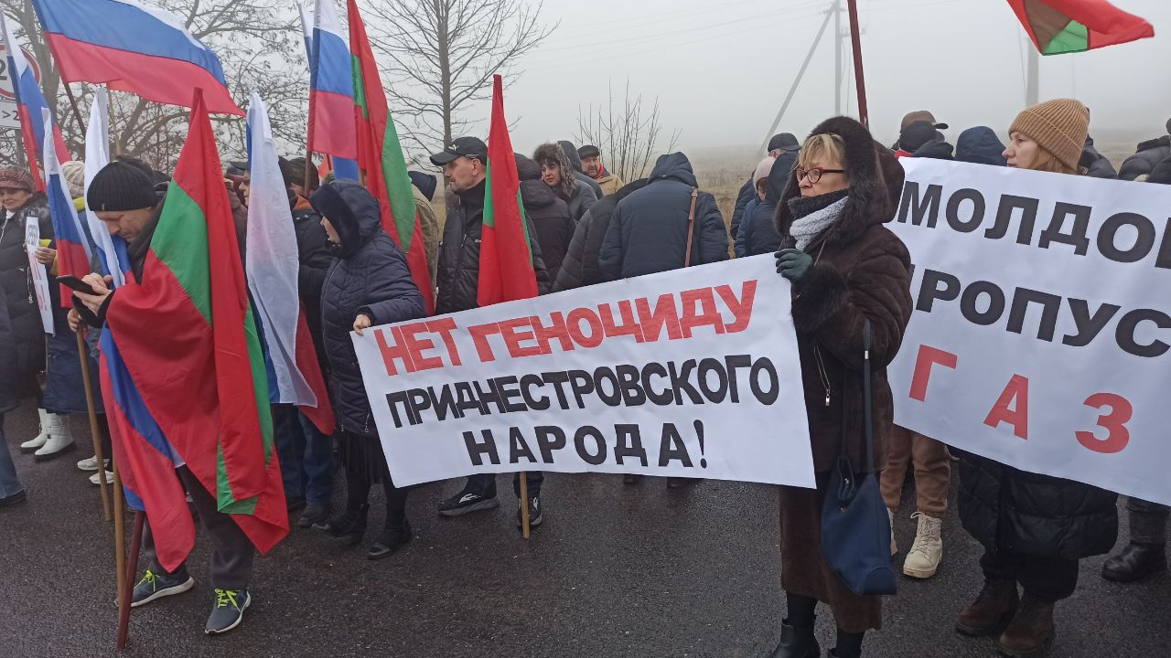 Locuitorii din Transnistria protestează la ieșirea din Bender spre Chișinău: Moldova, întoarce gazul.
