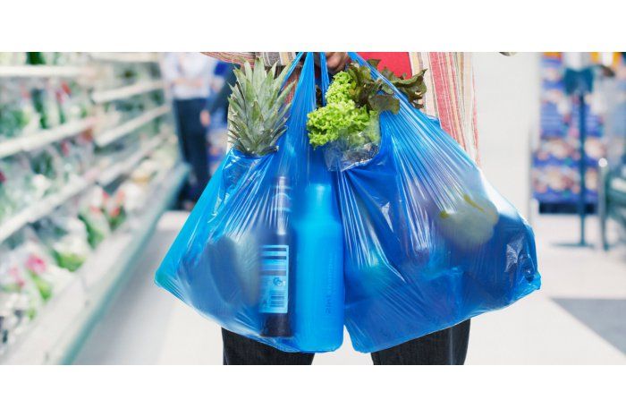 С сегодняшнего дня запрещено использование и продажа одноразовых пакетов.