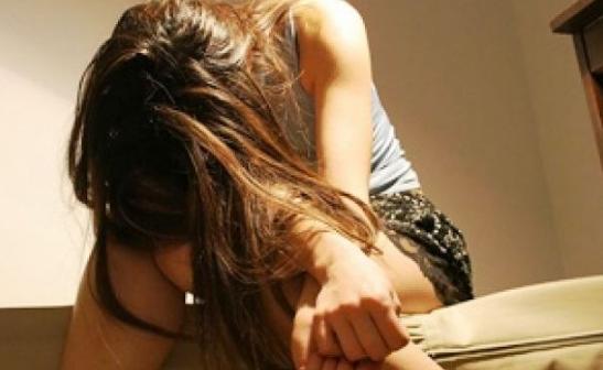 Chemau tinere să presteze servicii de masaj, dar în realitate le obligau să ofere servicii sexuale și masaj erotic.