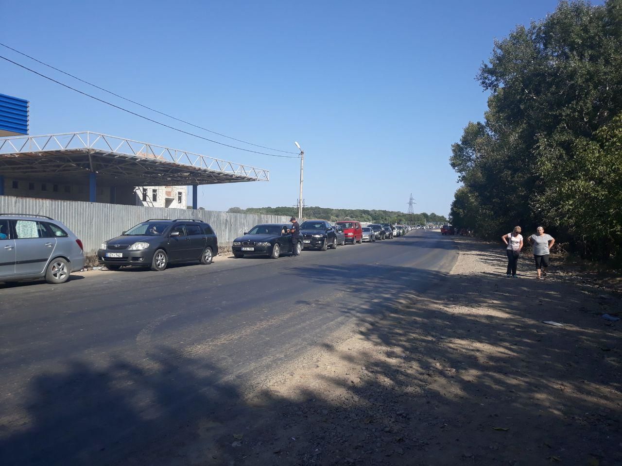 На КПП “Паланка” вновь очереди: скопилось около 80 машин