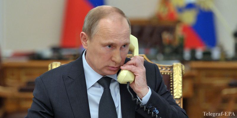 Президент России Владимир Путин провел телефонный разговор с президентом США Бараком Обамой.