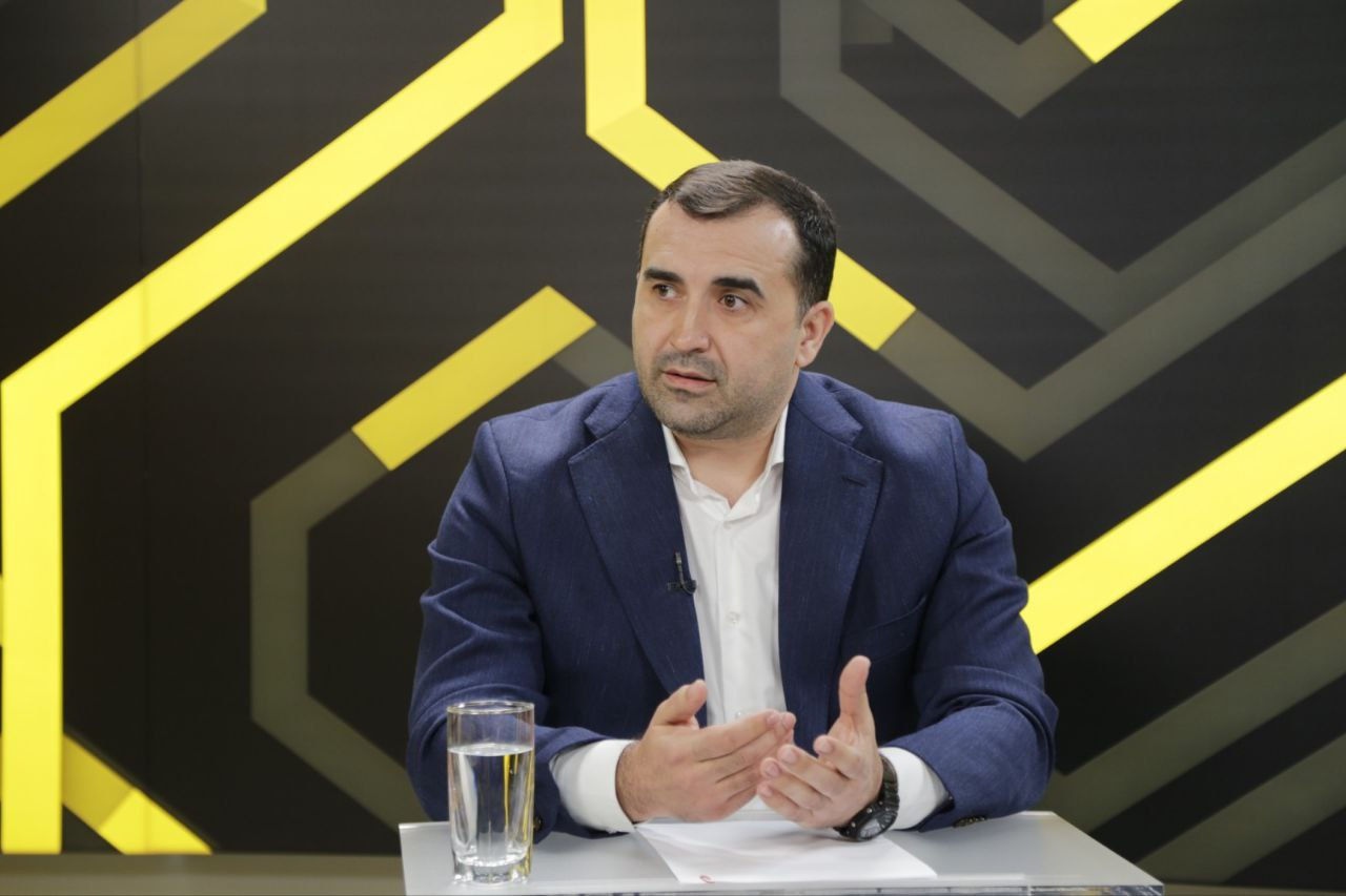 БКС организует акцию протеста перед НАРЭ.
