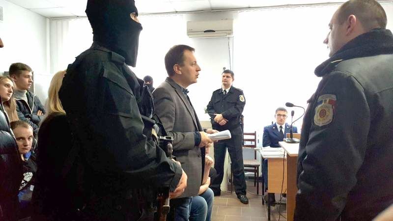 Суд продлил судебный контроль «Группе Петренко» в нарушение Конституции. Фото: omg.md