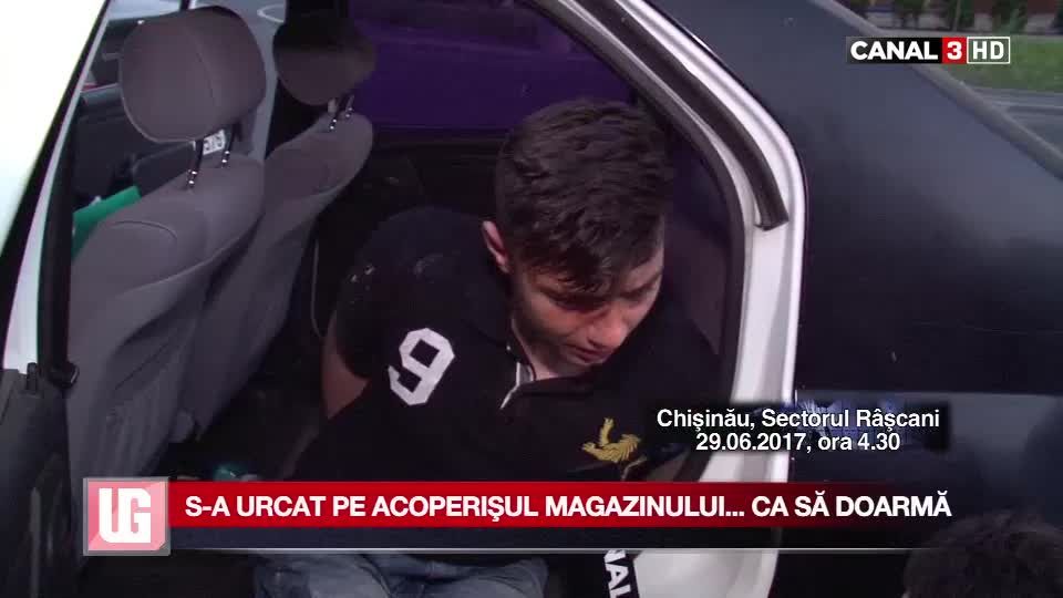 Un tânăr și-a „găsit” somnul pe acoperişul unui magazin. Foto: canal3.md