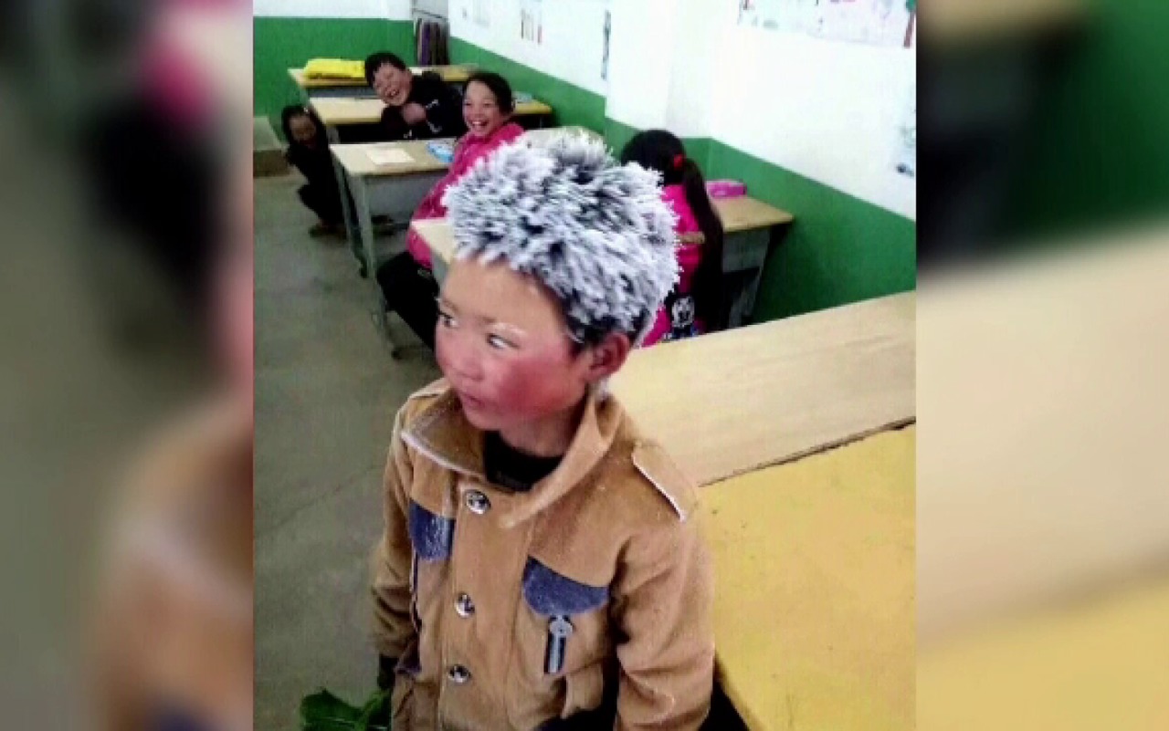 Băiețelul înghețat, exmatriculat de la noua sa școală. Motivul. Foto: protv.ro