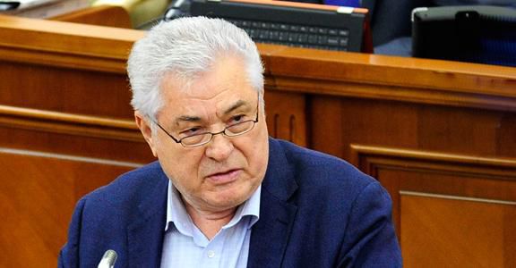 Vizat direct, Vladimir Voronin a răspuns că fără adoptarea acestui proiect RM riscă să piardă definitiv Transnistria. „Statutul de neutralitate permite Republicii Moldova să se afle în situaţia.