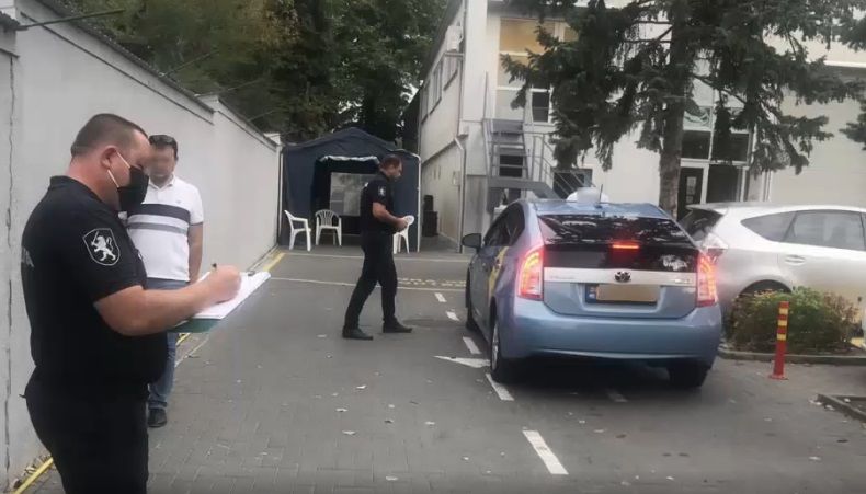 В столице при проверке машин служб такси выявили нарушения.