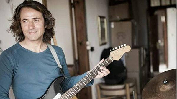 Уволенный турецкий "рокер-имам" намерен добиваться справедливости в ЕСПЧ.