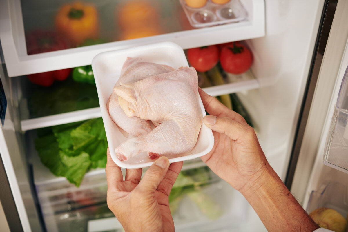 Moldova a înregistrat o creștere accentuată a cazurilor de salmonella la carnea de pasăre.