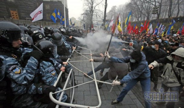 Любой мог влиться в ряды протестного движения под видом борьбы против действующей власти.  Фото: ru.tsn.ua
