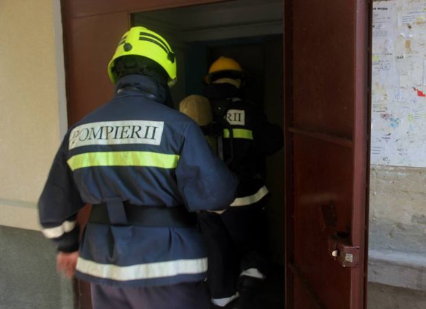 Serviciul Protecţiei Civile şi Situaţiilor Excepţionale îndeamnă populaţia să apeleze de urgenţă telefonul 901 în cazul în care oamenii se află în situaţii de risc.