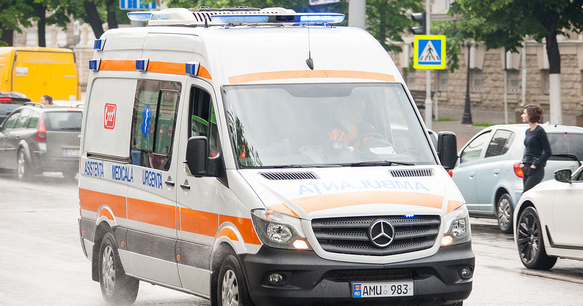 Jumătate din autosanitarele CNAMUP trebuie reînnoite.