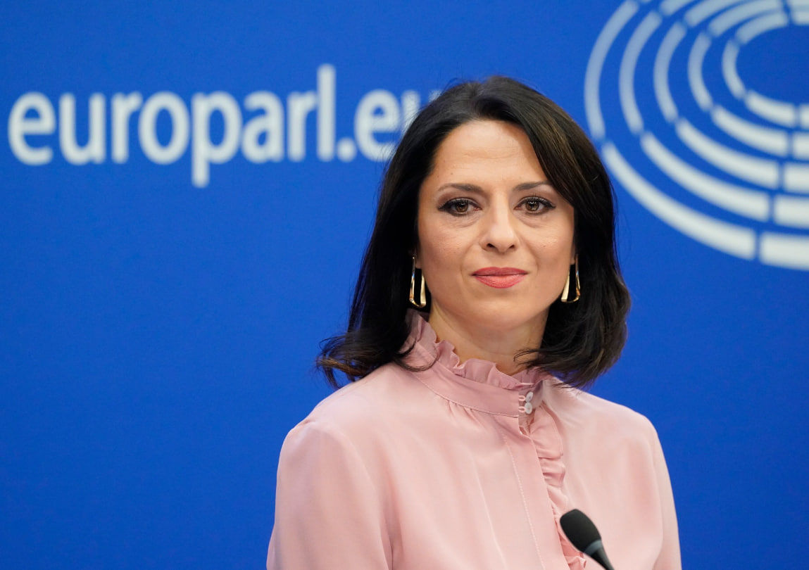 Noua șefă de la INJ, aleasă în funcție fără a avea dreptul la muncă în R. Moldova: Preluarea mandatului, amânată.