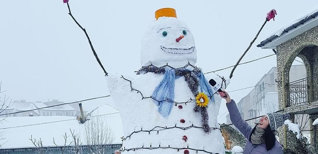 Om de zăpadă uriaș la Tohantin. Cine a creat gigantul de 3 metri. Foto: zugo.md