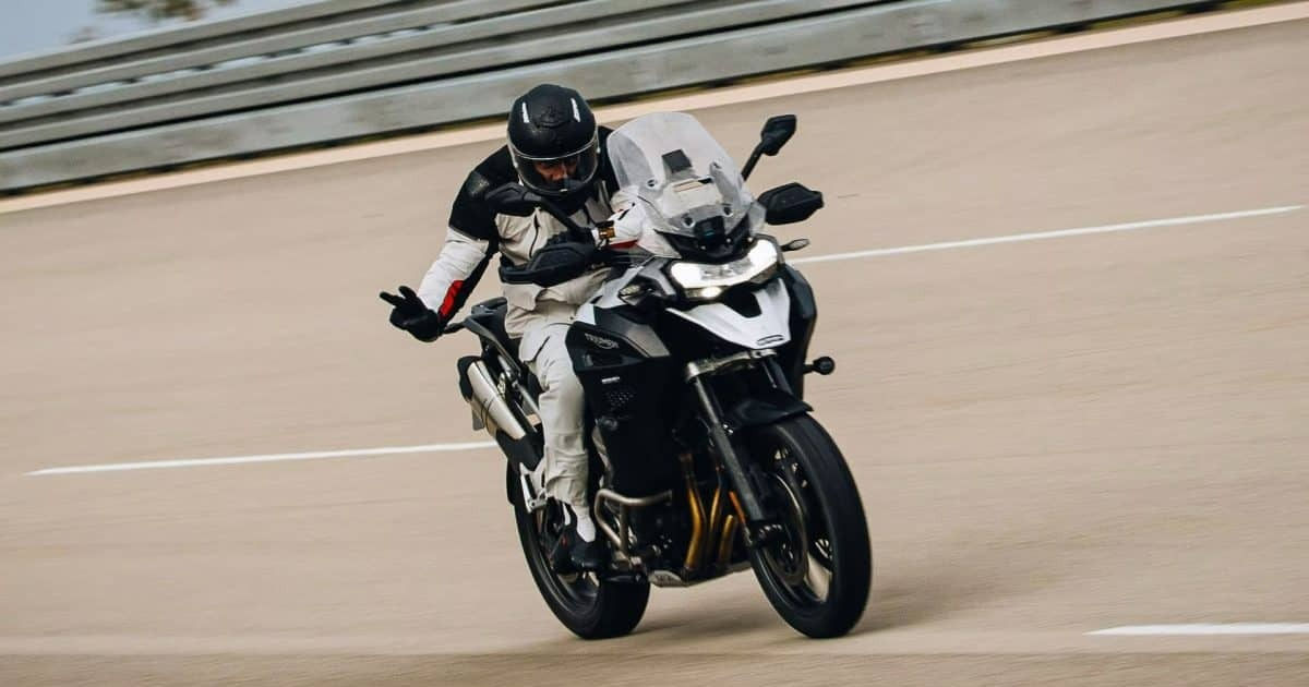 Un nou record mondial pentru cea mai lungă distanță parcursă cu motocicleta în 24 de ore.