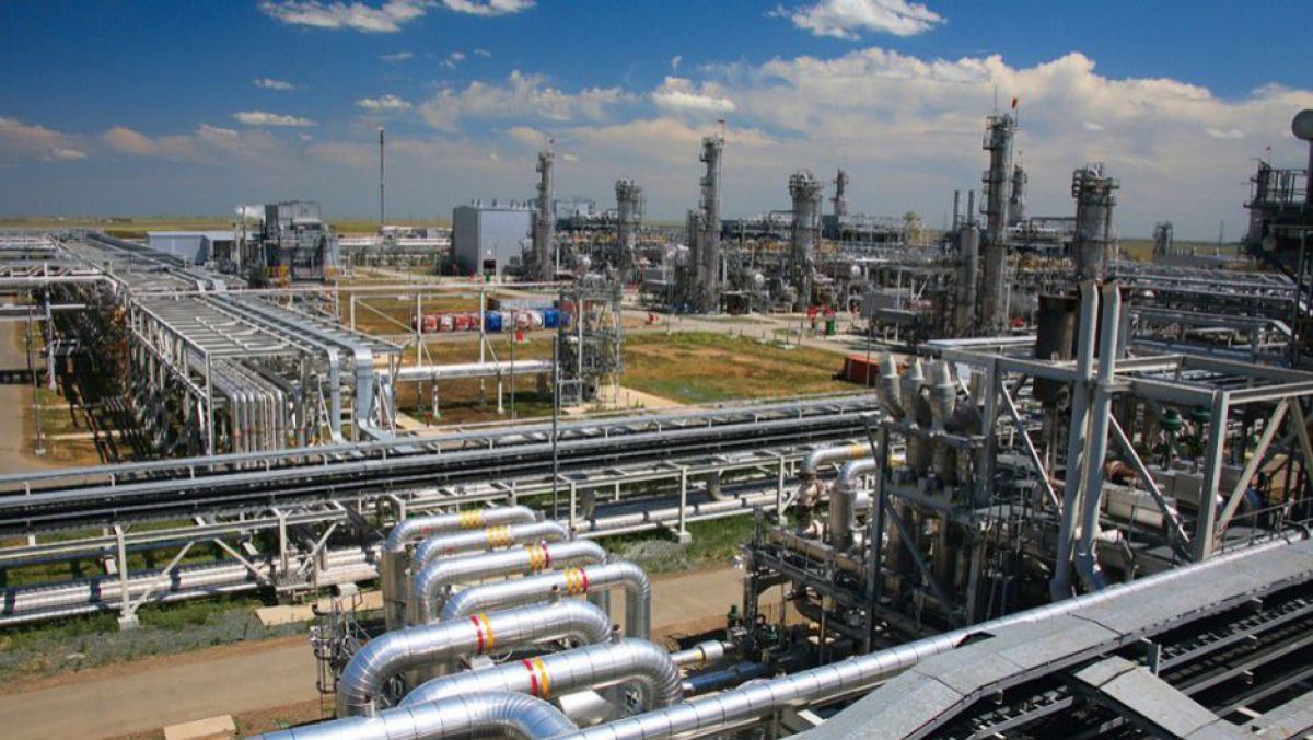 Chinezii au cumpărat compania care operează Rompetrol. Foto: nineoclock.ro