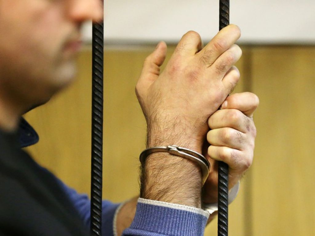 Trei persoane, un adult din Teleneşti şi doi adolescenţi din Ungheni, au fost condamnaţi la închisoare cu executare pentru abuzarea sexuală a minorilor.