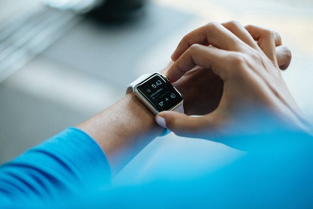 Жительница США случайно узнала об изменах жениха благодаря функции Apple.
