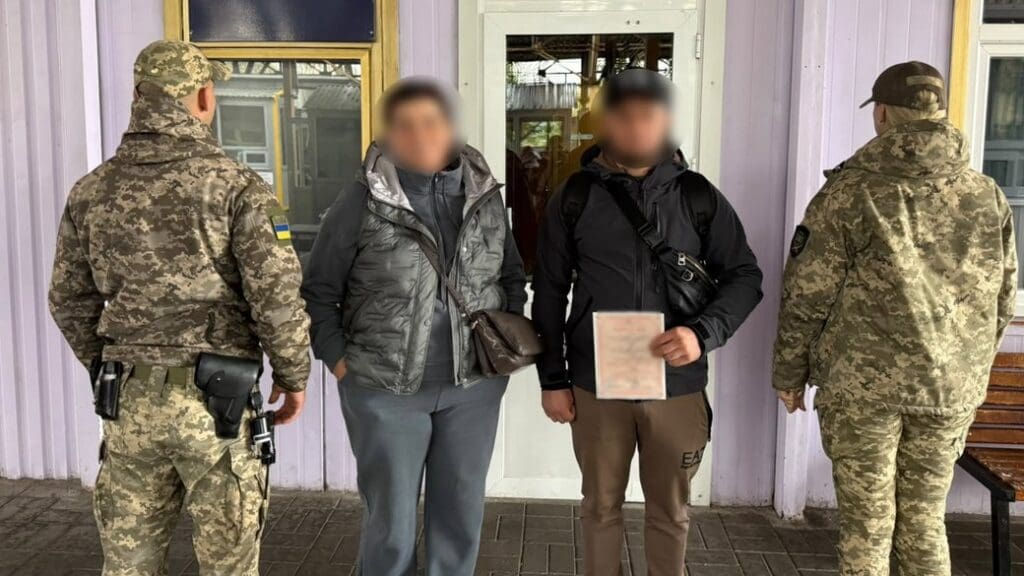 На границе с Молдовой задержали мужчину: женился на теще ради выезда из Украины.