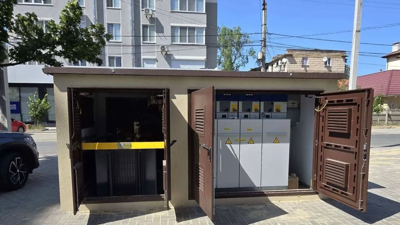 Un necunoscut a scos din funcțiune un post de transformare la Durlești: 140 de consumatori, fără curent.