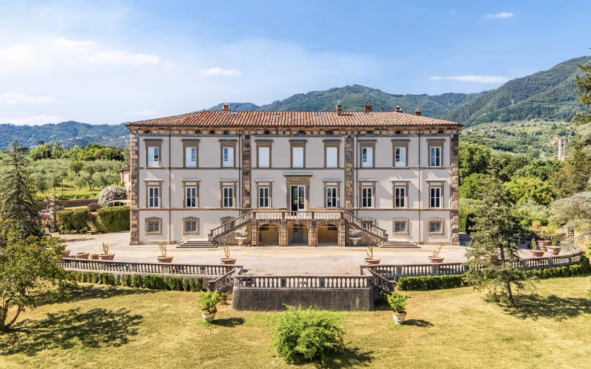 Vila surorii lui Napoleon, scoasă la vânzare în Italia.