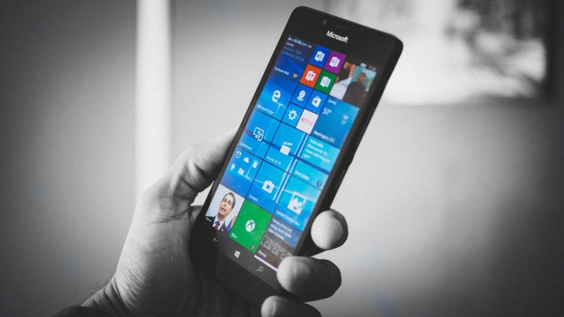De ce vicepreședintele Microsoft folosește smartphone-urile Android
