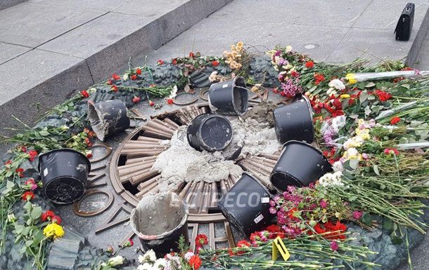 В Киеве возле Вечного огня выставят караул из ветеранов АТО.