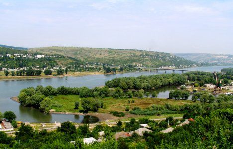 Договор на аренду дачи и коммунальные услуги, заключенный в марте, обошелся бы министерству в 68 735 леев, а в 2010-2015 гг. - 221 771 леев (по июнь).