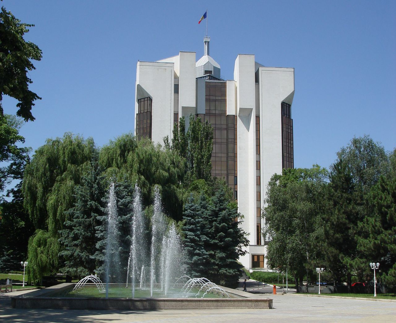 Preşedintele poate să dizolve Parlamentul în cazul imposibilităţii formării Guvernului. Foto: commons.wikimedia.org