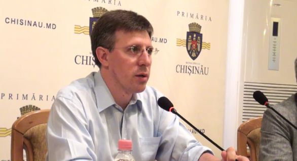 Hramul se va desfășura în mod normal, ca în fiecare an, cu excepția concertului, care nu va mai avea loc în Piața Marii Adunări Naționale.