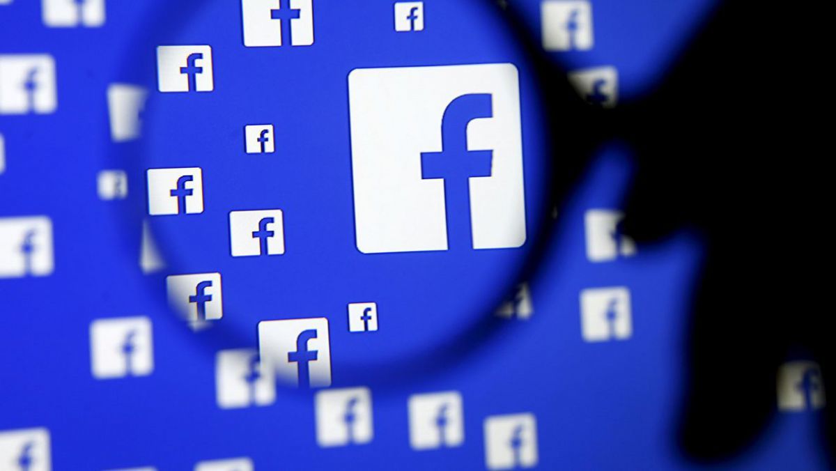 Germania ar putea amenda Facebook cu 500.000 de euro pentru fiecare știre falsă pe care o publică. Foto: theconversation.com
