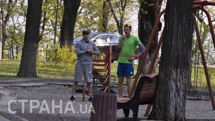 Зеленский провел спортивную тренировку около Рады.