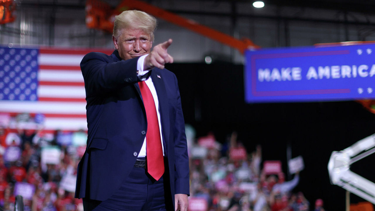 Президент Косово наградил Трампа за соглашение с Сербией.