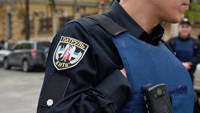На Украине возбудили дело после нападения 200 человек на полицию.