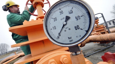 La bursa de la New York, titlurile de valoare ale Gazprom au scăzut cu trei la sută, iar la Moscova - cu unu la sută.