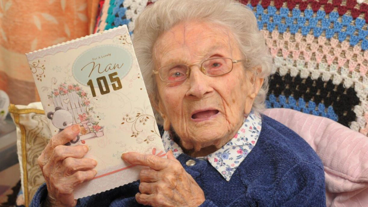 Женщина, которой 105 лет, назвала оригинальную причину своего долголетия.