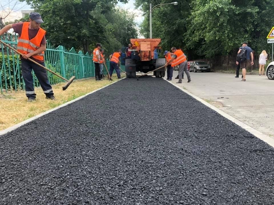 На Ботанике обустраивают подъездные пути к учебным заведениям.