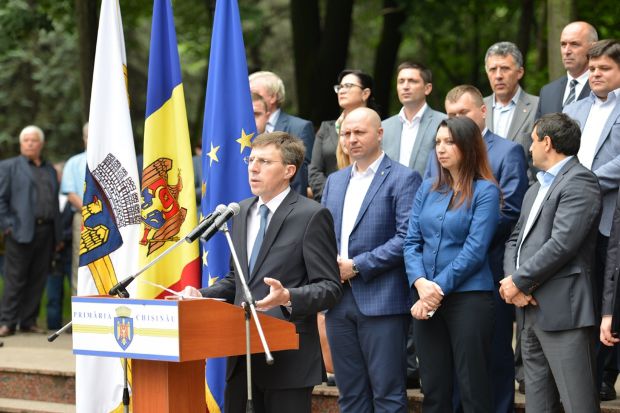 Chirtoacă s-a comparat cu Eminescu la prezentarea raportului după 9 ani de mandat. Foto: chisinau.md