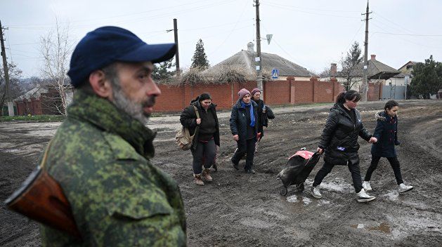 СК России: С февраля украинские националисты запрещали людям покидать Мариуполь.