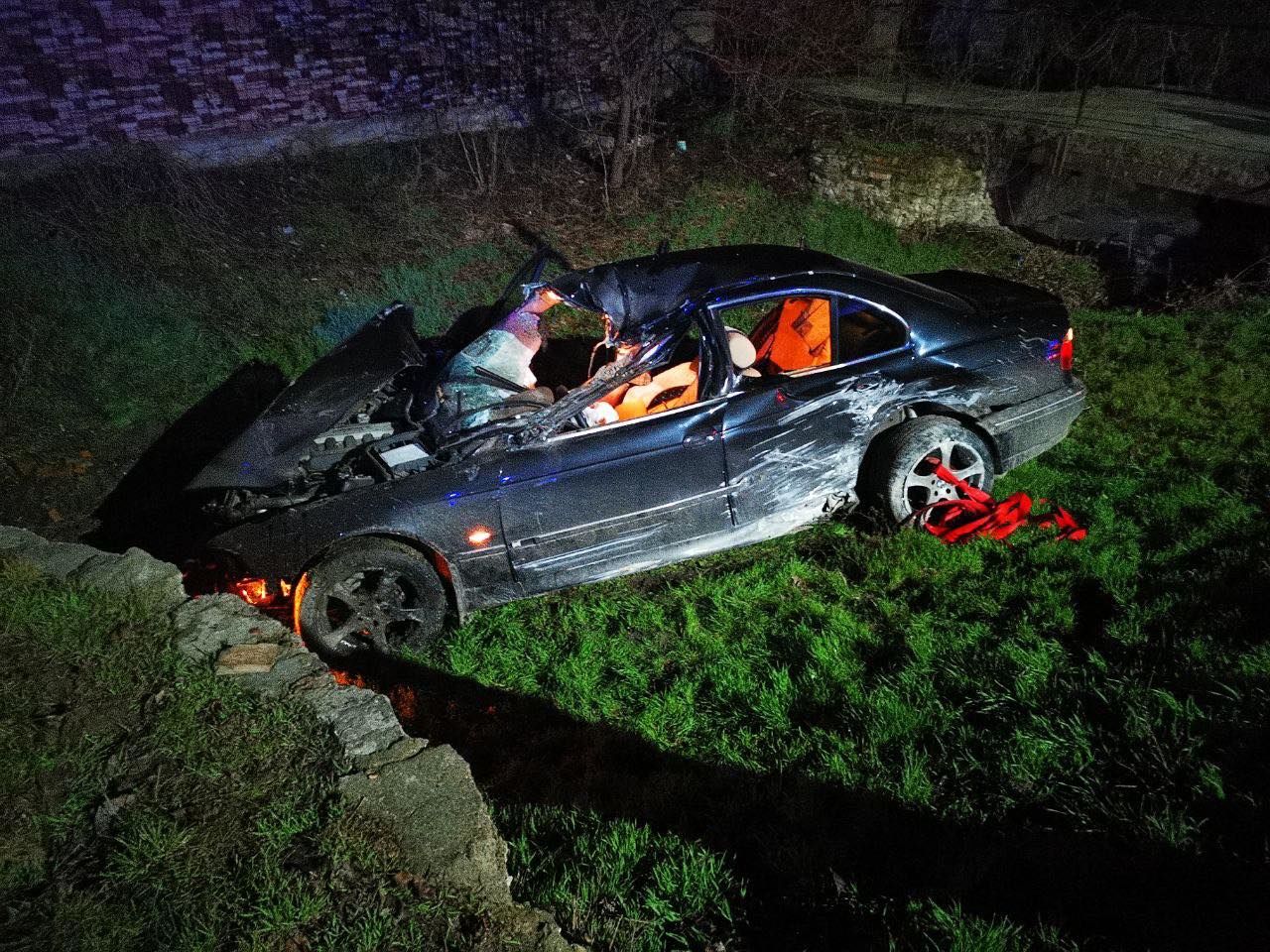 В Каушанах столкнулись BMW и Mercedes: погиб 30-летний водитель.
