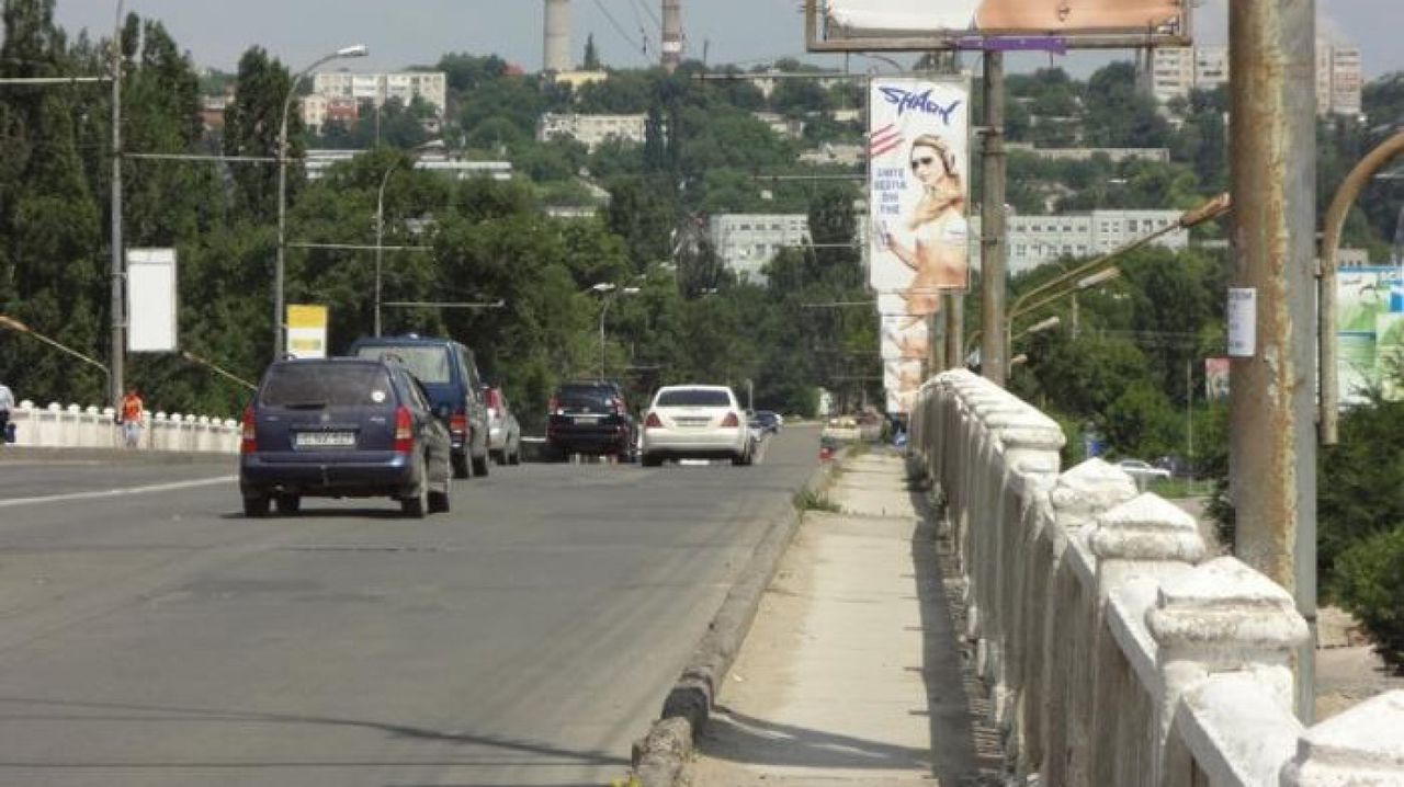 Водитель маршрутки № 184, который без объяснения причин высадил всех своих пассажиров на Измаильском мосту. 
