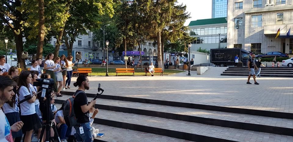 В Кишинёве состоялось торжественное открытие сквера театра имени Чехова.