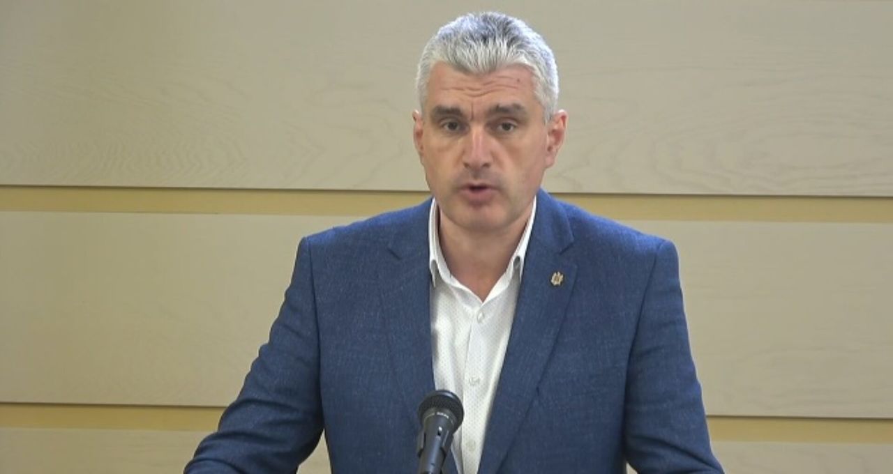 Вице-председатель парламента Александр Слусарь.