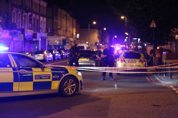 Atacuri cu acid la Londra. un minor, acuzat în toate cinci cazuri