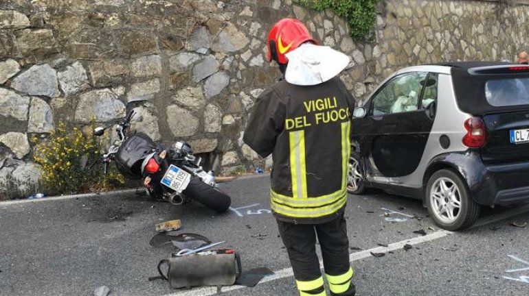 Оба в тяжелом состоянии, с места аварии в больницу их доставляли вертолетом.