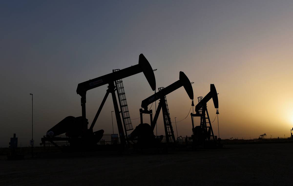 Страны ОПЕК+ решили сохранить план по увеличению добычи нефти на 432 тыс. б/с на июнь.