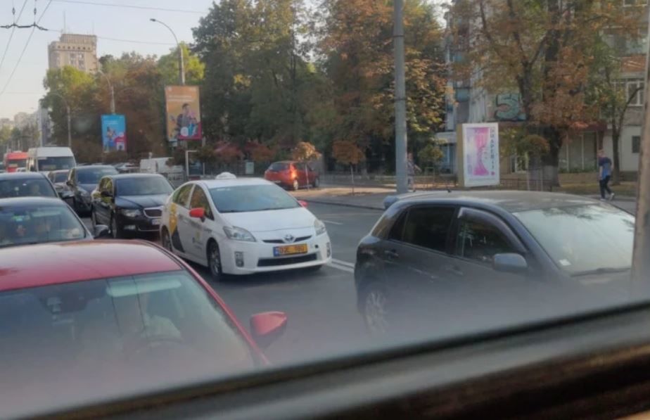 Движение на ряде улиц Кишинева сегодня будет затруднено.