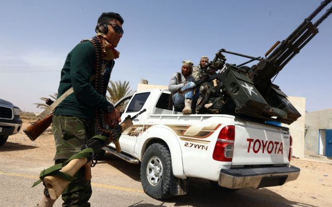 Forţe guvernamentale în Libia implicate în campania împotriva ISIS. Foto: EPA