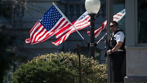Сотрудники разведки США могут быть уволены за отказ от вакцинации.
