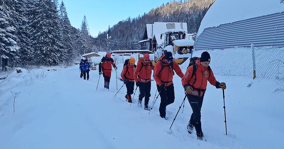 În România a început o operațiune de salvare a turiștilor moldoveni.